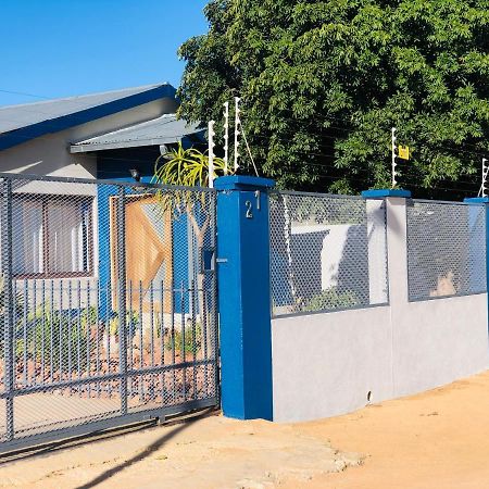 Mo-Nize Villa Guesthouse Otjiwarongo Luaran gambar