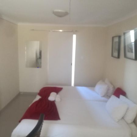 Mo-Nize Villa Guesthouse Otjiwarongo Luaran gambar