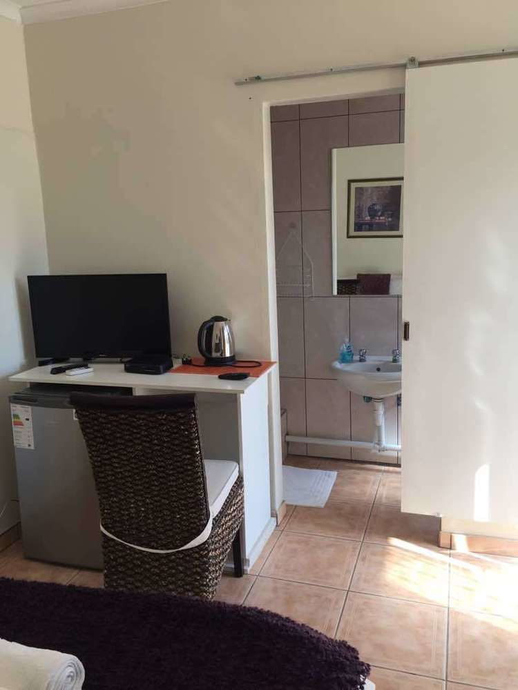 Mo-Nize Villa Guesthouse Otjiwarongo Luaran gambar
